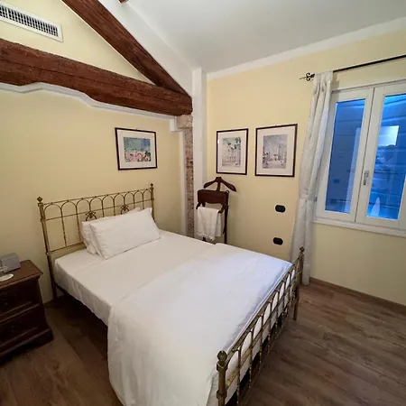 אורחן Hacienda De Leon *